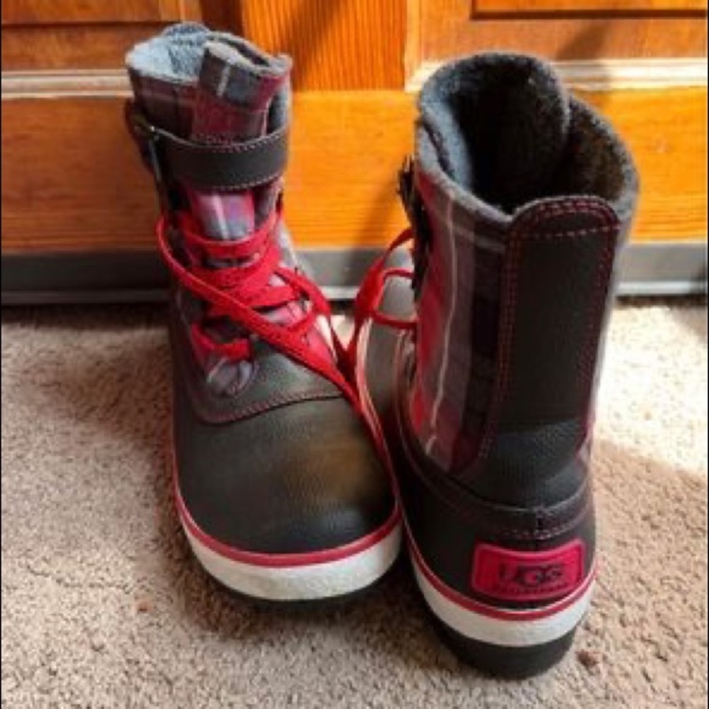 Womens Ugg snow boot